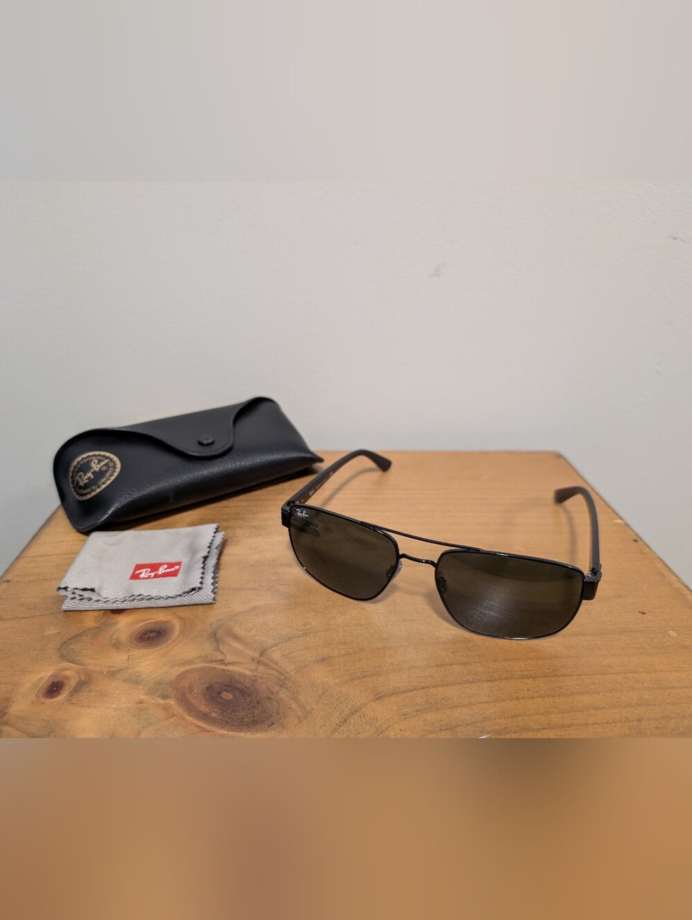 Ray-Ban Men's Black Model code RB3663 002/31 60-17 with Case